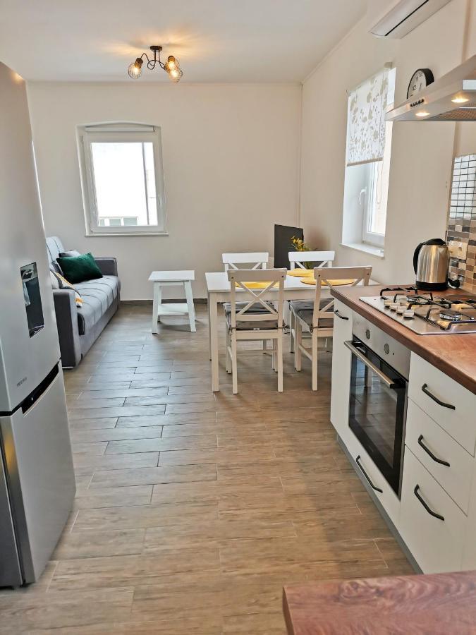 Apartment Roman Бетина Екстериор снимка
