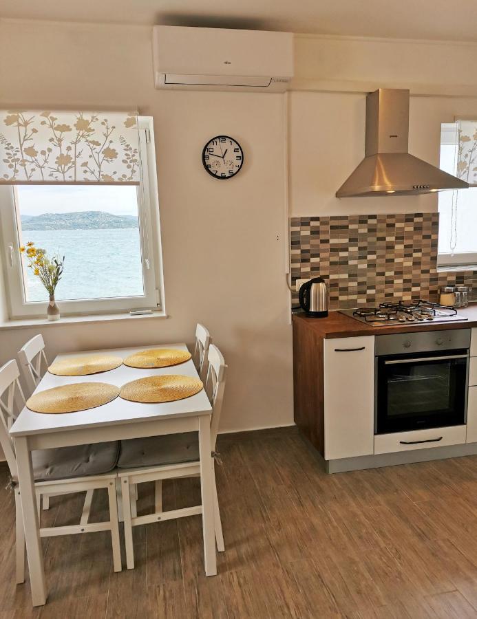 Apartment Roman Бетина Екстериор снимка