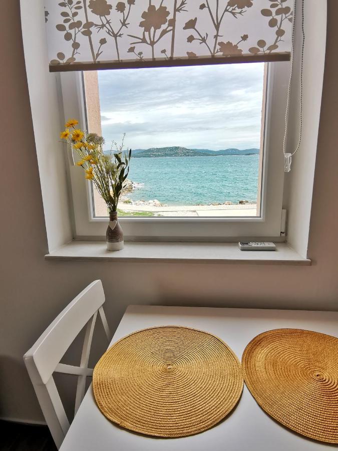 Apartment Roman Бетина Екстериор снимка
